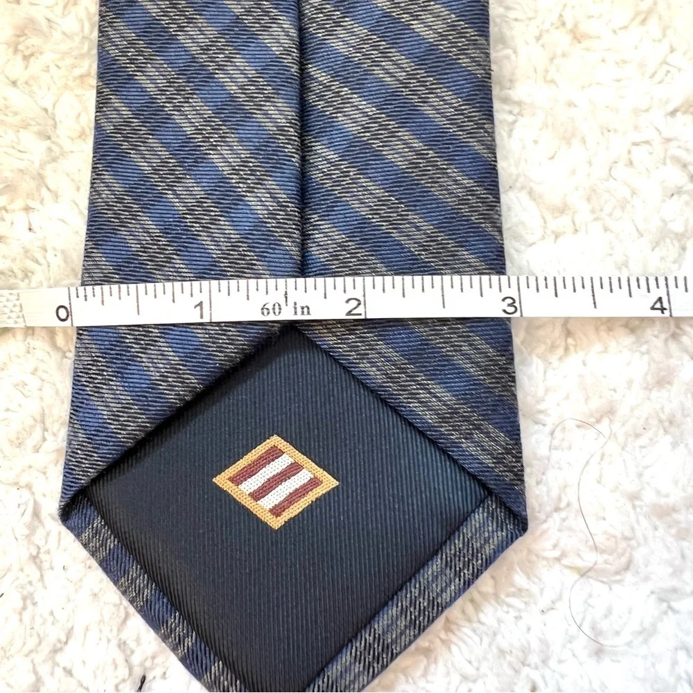 NWT Joseph Abboud Navy and Gray Checkered Tie